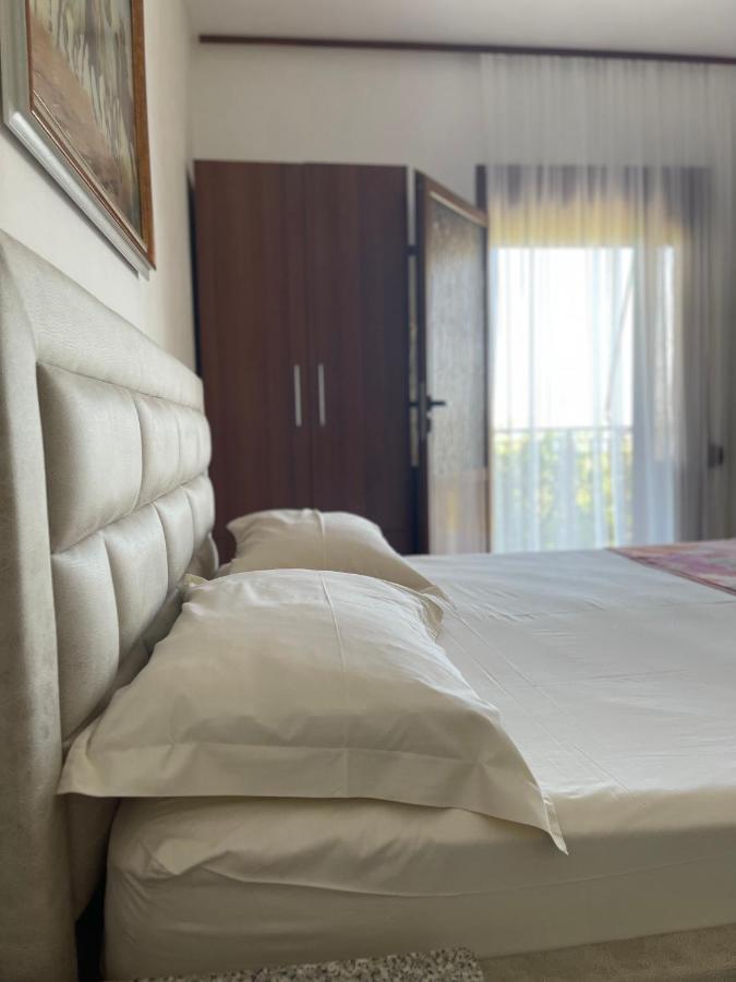 Pararse Apartments فلورا المظهر الخارجي الصورة
